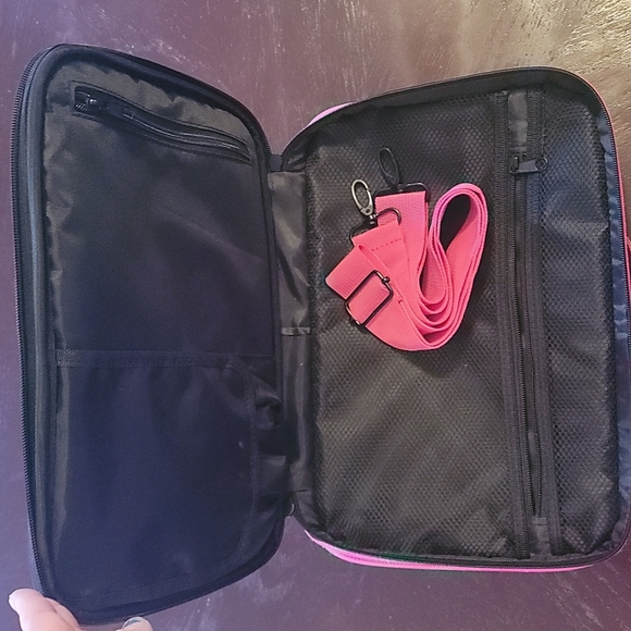 Travel Cosmetic case - Picture 5 of 15